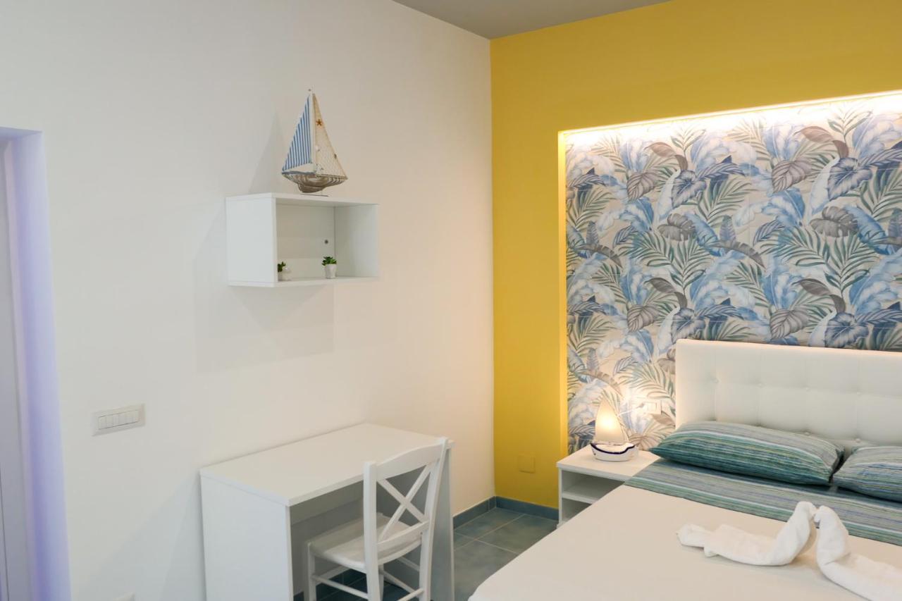Cristianzerotre Suite Napoli Esterno foto